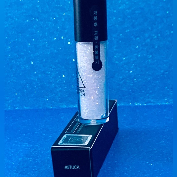3CE “STUCK” holographic glitter eye makeup 🌈 1 pc - Picture 2 of 12